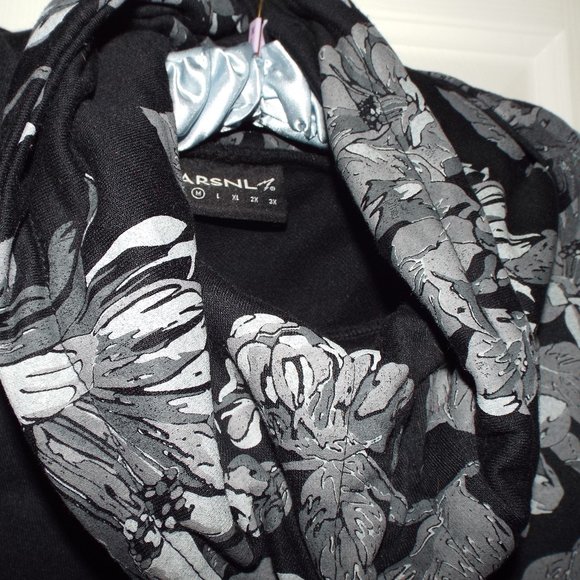 Hoodie Turtleneck Pullover - Picture 1 of 8
